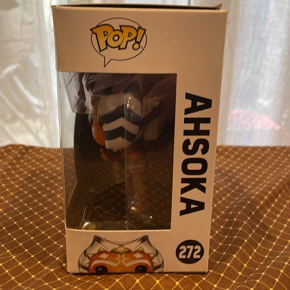 Funko Pop Ahsoka 272 Hot Topic Exclusive New - Picture 5 of 10